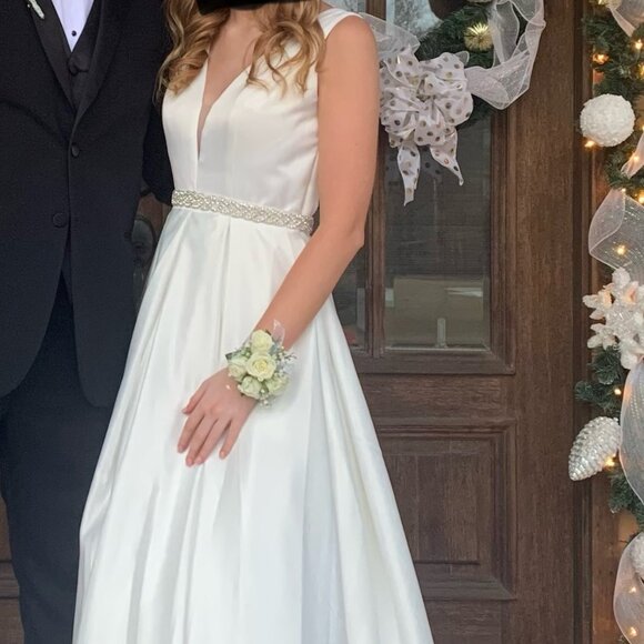 White Formal Dress (Cotillion) - Picture 1 of 5